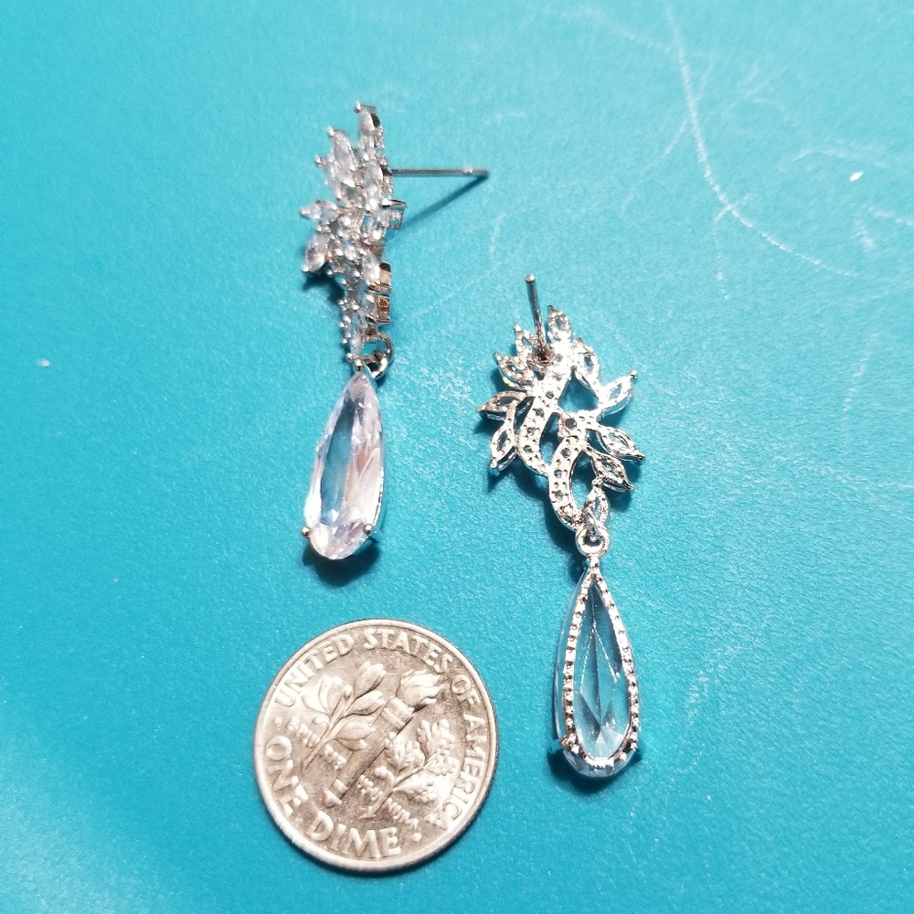 Cz FLOWER EARRINGS - Picture 5 of 5